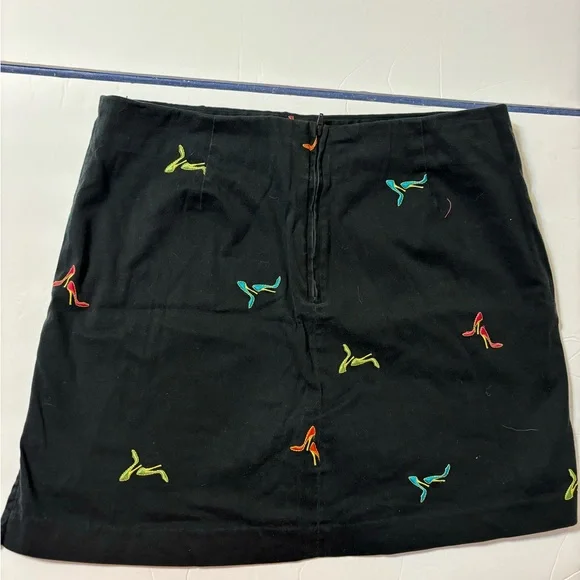 Black Mini Skirt/Skort  by Attyre New York Size 6 High Heels - Picture 10 of 10